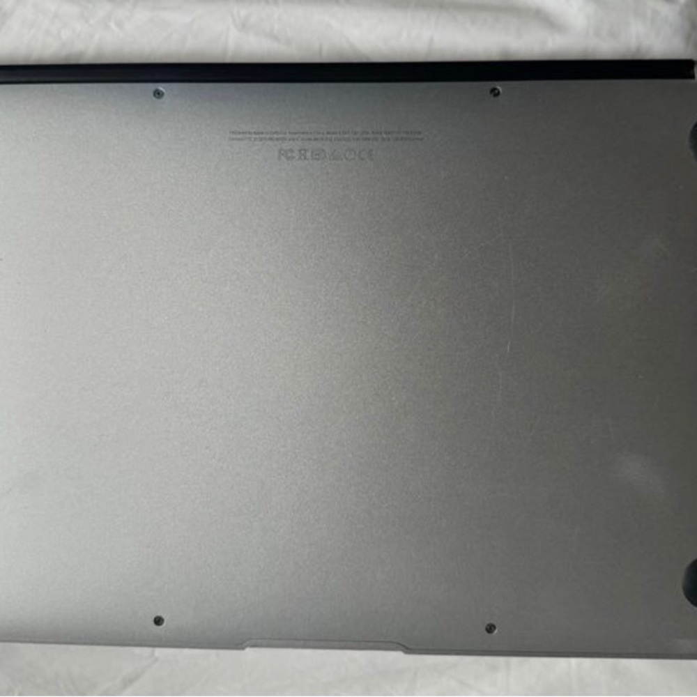 MacBook Air - Picture 2 of 4